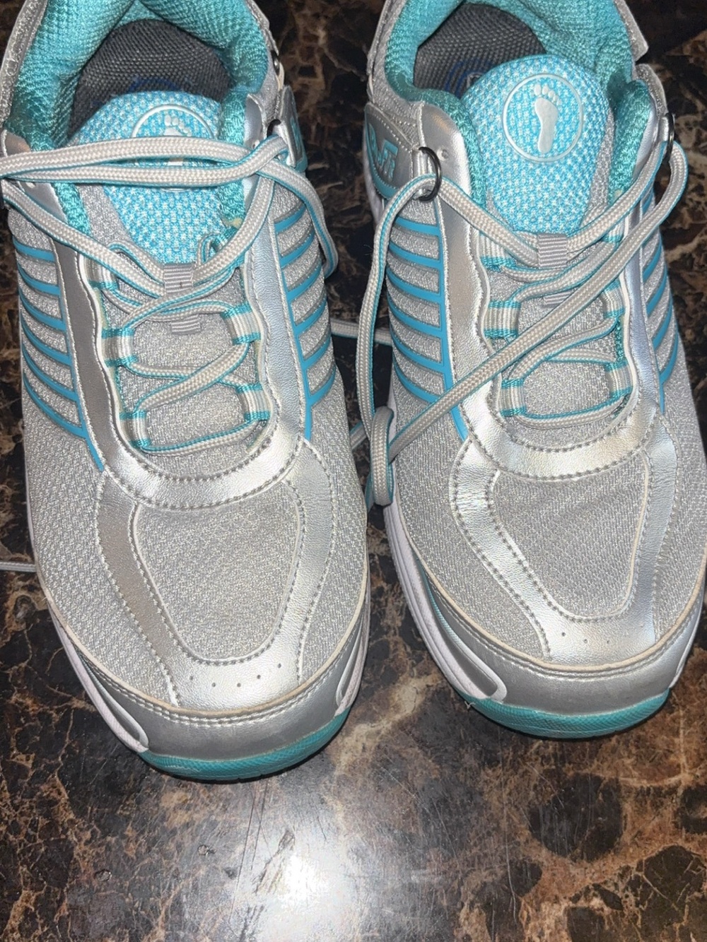 Women’s Orthofeet Silver and Teal Athletic Sneakers 8.5 wide